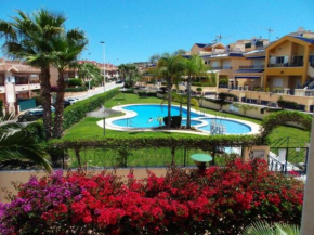 Casa con terraza y piscina R14 by Novadesta